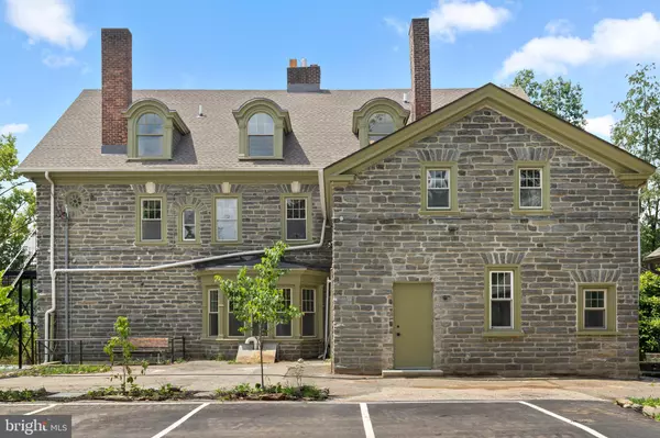 Philadelphia, PA 19119,6401 WAYNE AVE #6
