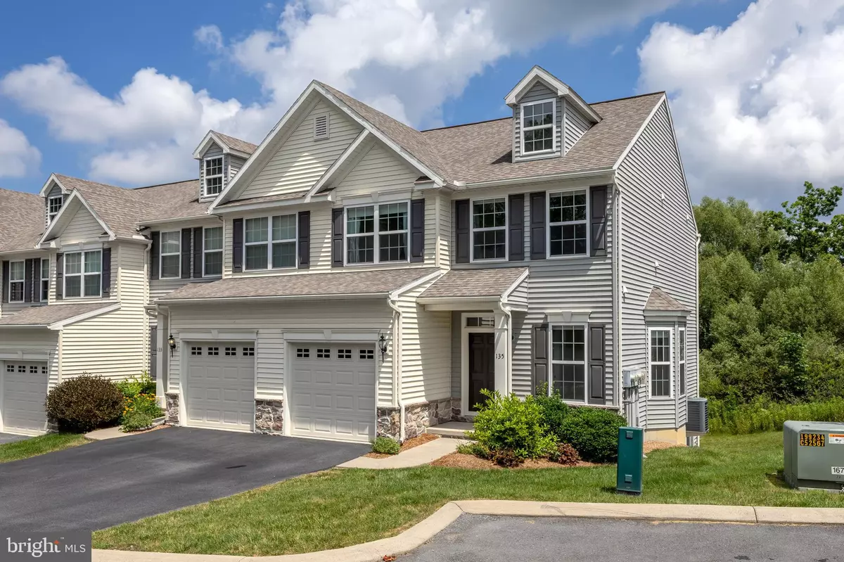 Boalsburg, PA 16827,135 KESTREL LN