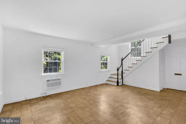 Alexandria, VA 22302,1637 PRESTON RD