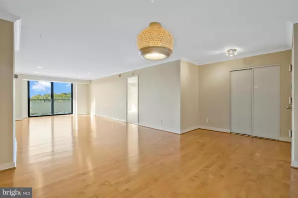 Mclean, VA 22102,1800 OLD MEADOW RD #1720