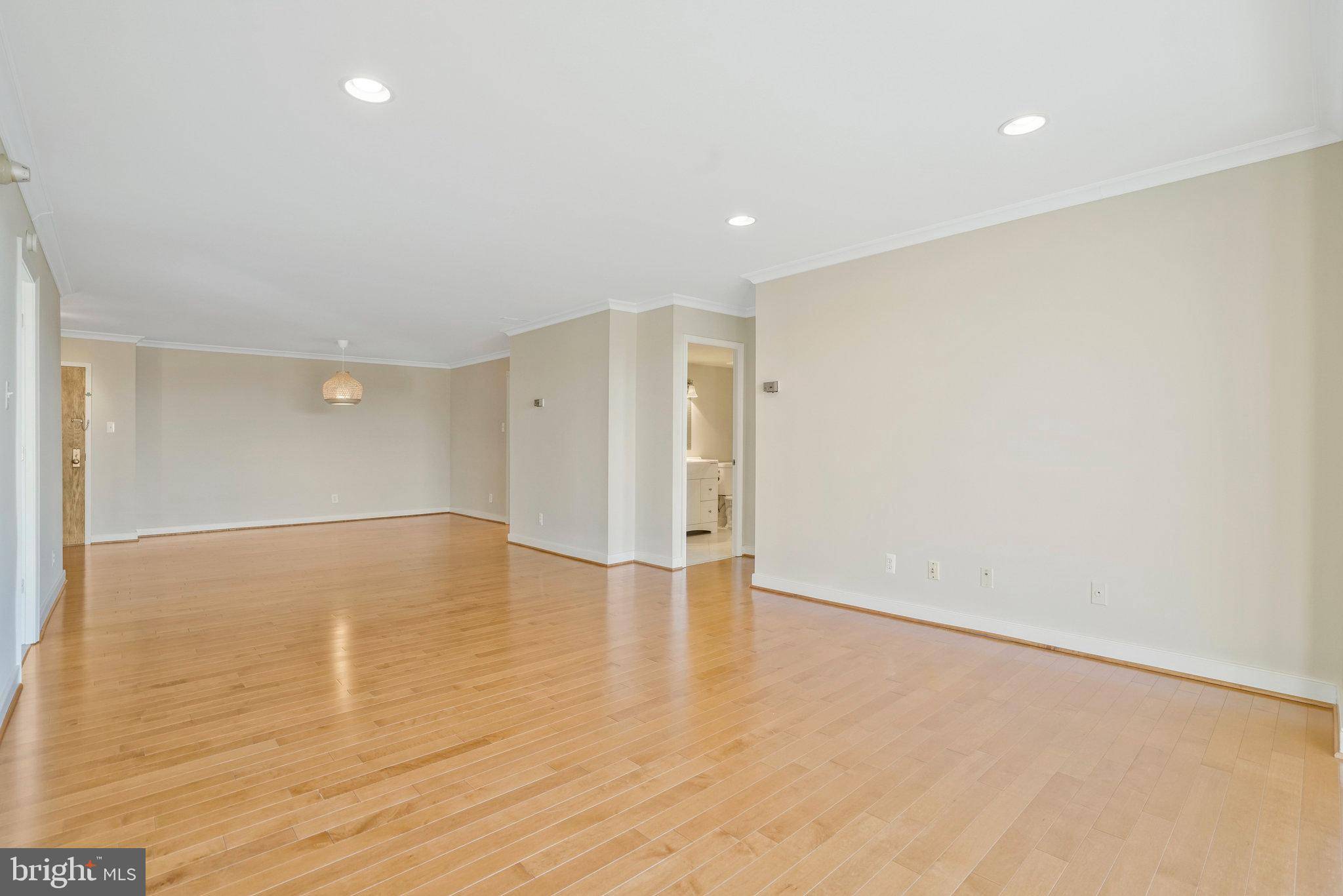 Mclean, VA 22102,1800 OLD MEADOW RD #1720