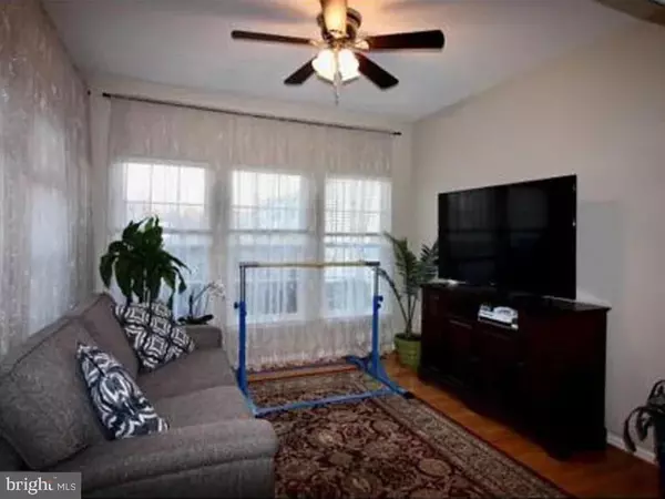 Chantilly, VA 20152,26132 LANDS END DR