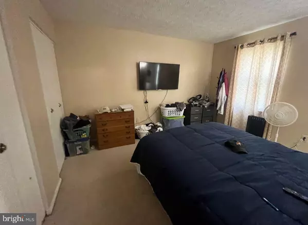 Owings Mills, MD 21117,8 BETH CT