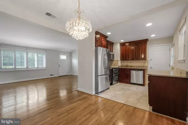 Annandale, VA 22003,6903 FERN LN