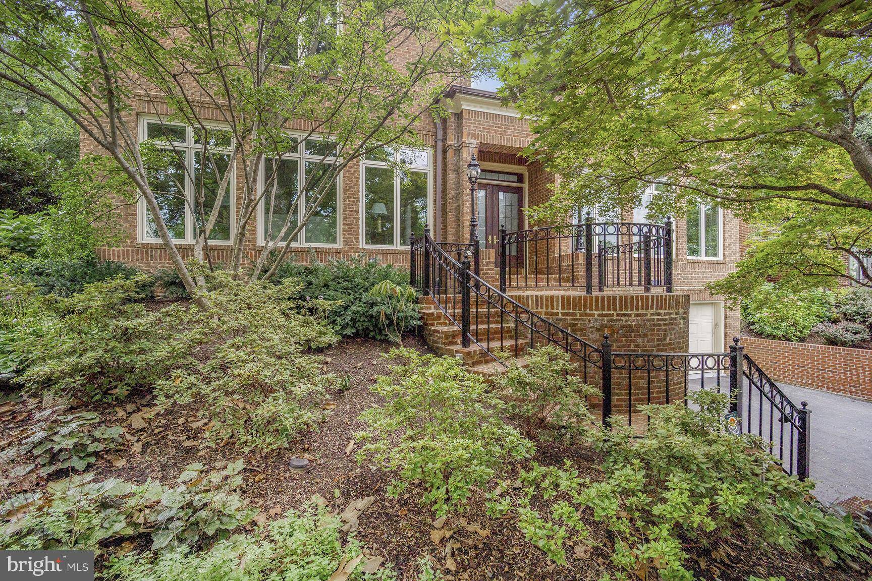 Washington, DC 20016,3121 ARIZONA AVE NW