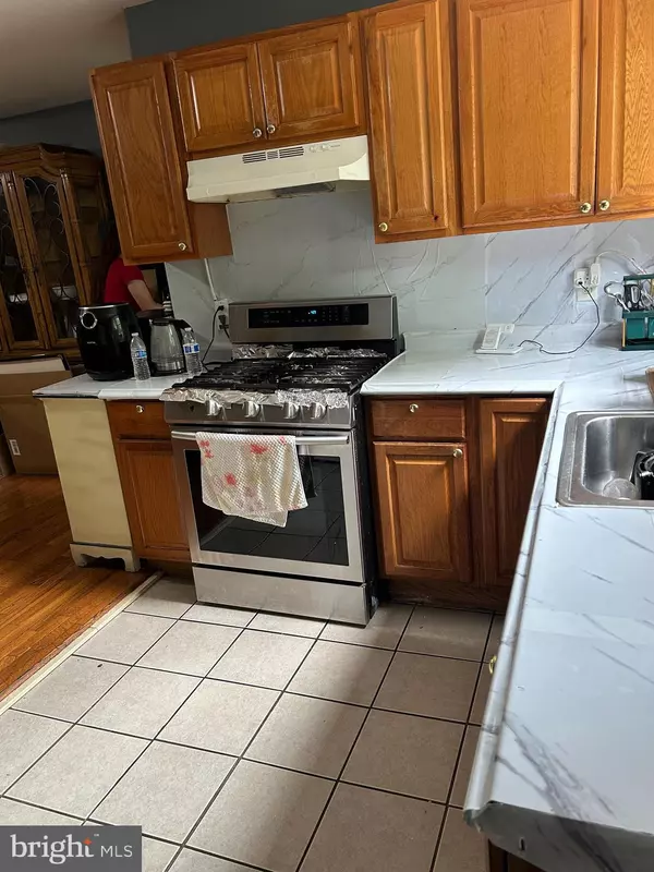 Trenton, NJ 08611,407 CENTRE ST