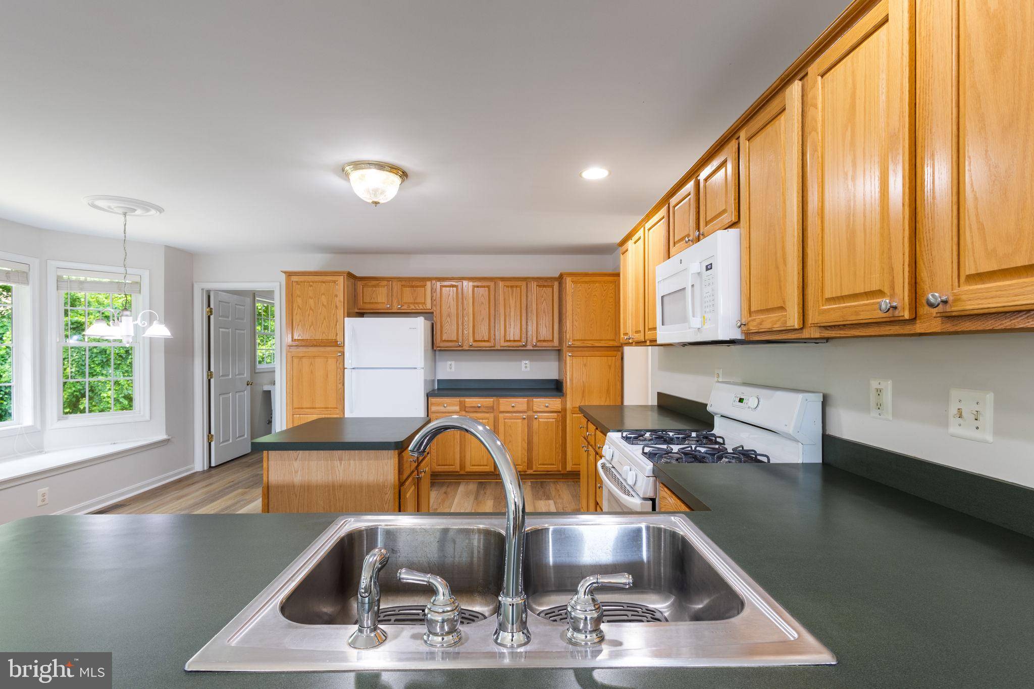 Waldorf, MD 20603,2852 PORTOBELLO CT