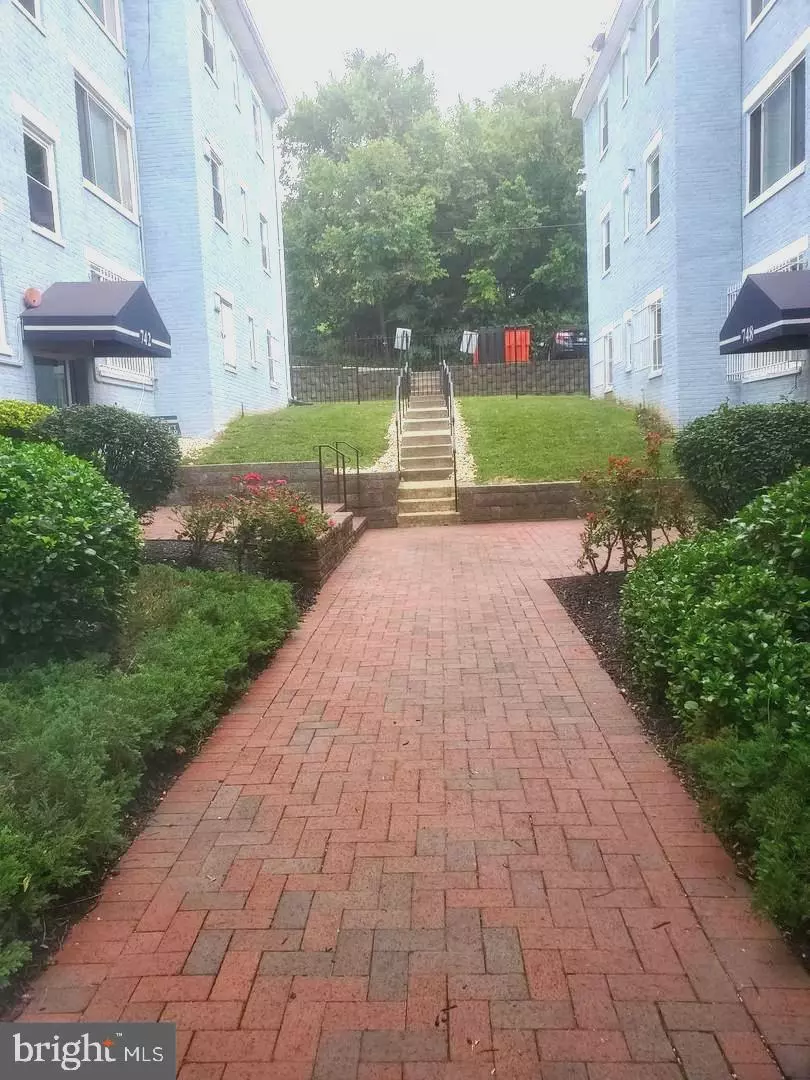 Washington, DC 20032,742 BRANDYWINE ST SE #303
