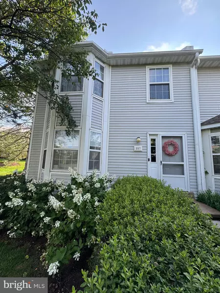 357 HUNTINGTON CT #9, West Chester, PA 19380