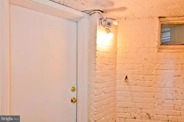 Washington, DC 20001,118 W ST NW #B