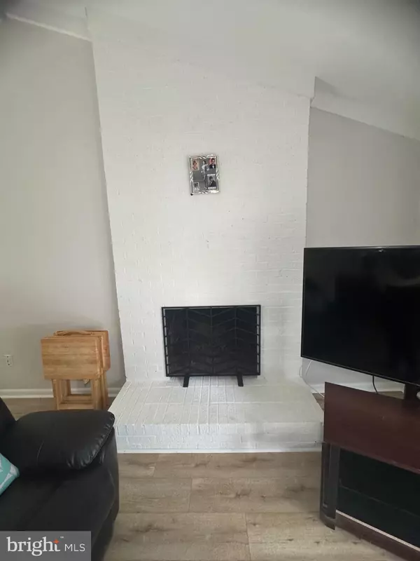 Glen Burnie, MD 21061,7940 COVINGTON AVE