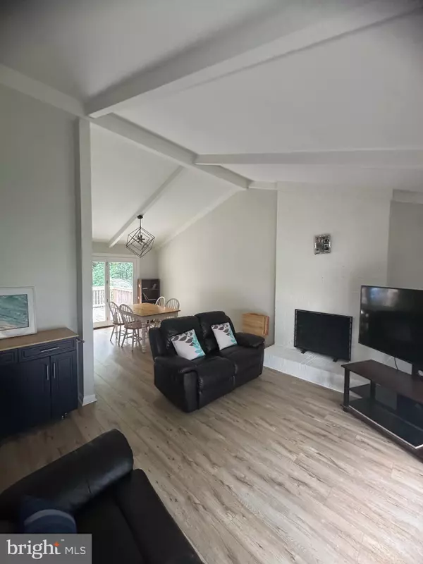 Glen Burnie, MD 21061,7940 COVINGTON AVE