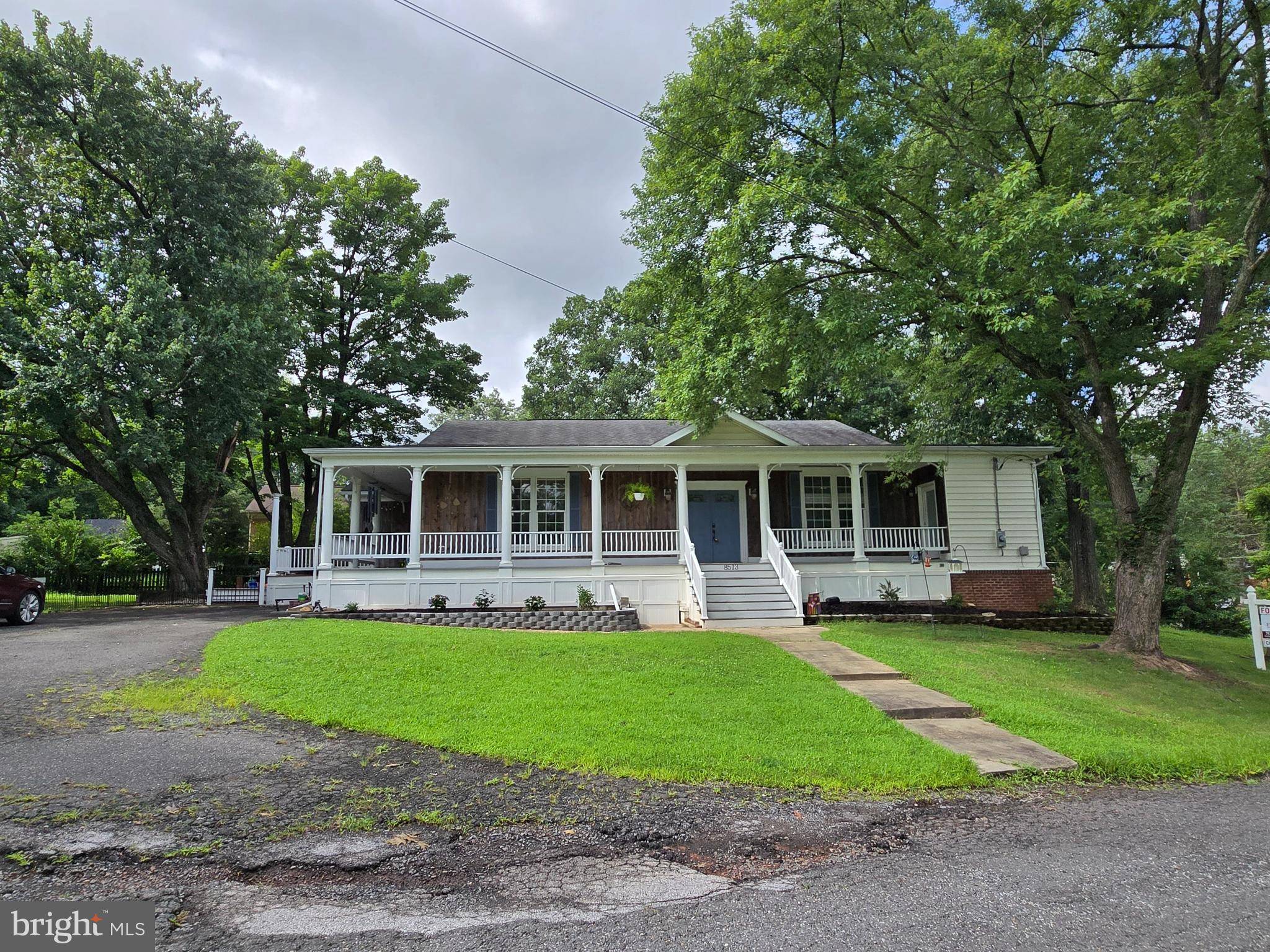 8513 THOMAS DR, Manassas, VA 20110