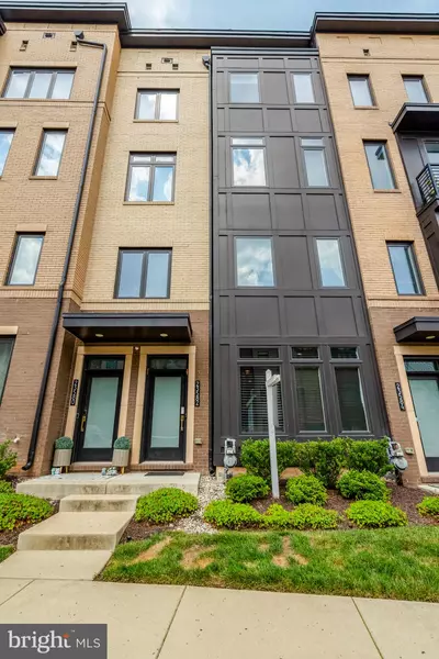 23582 WATERFORD DOWNS TER, Ashburn, VA 20148