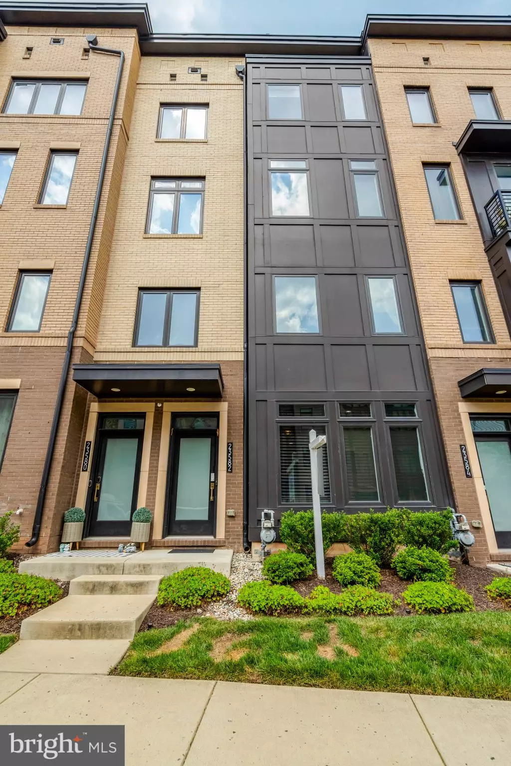 Ashburn, VA 20148,23582 WATERFORD DOWNS TER