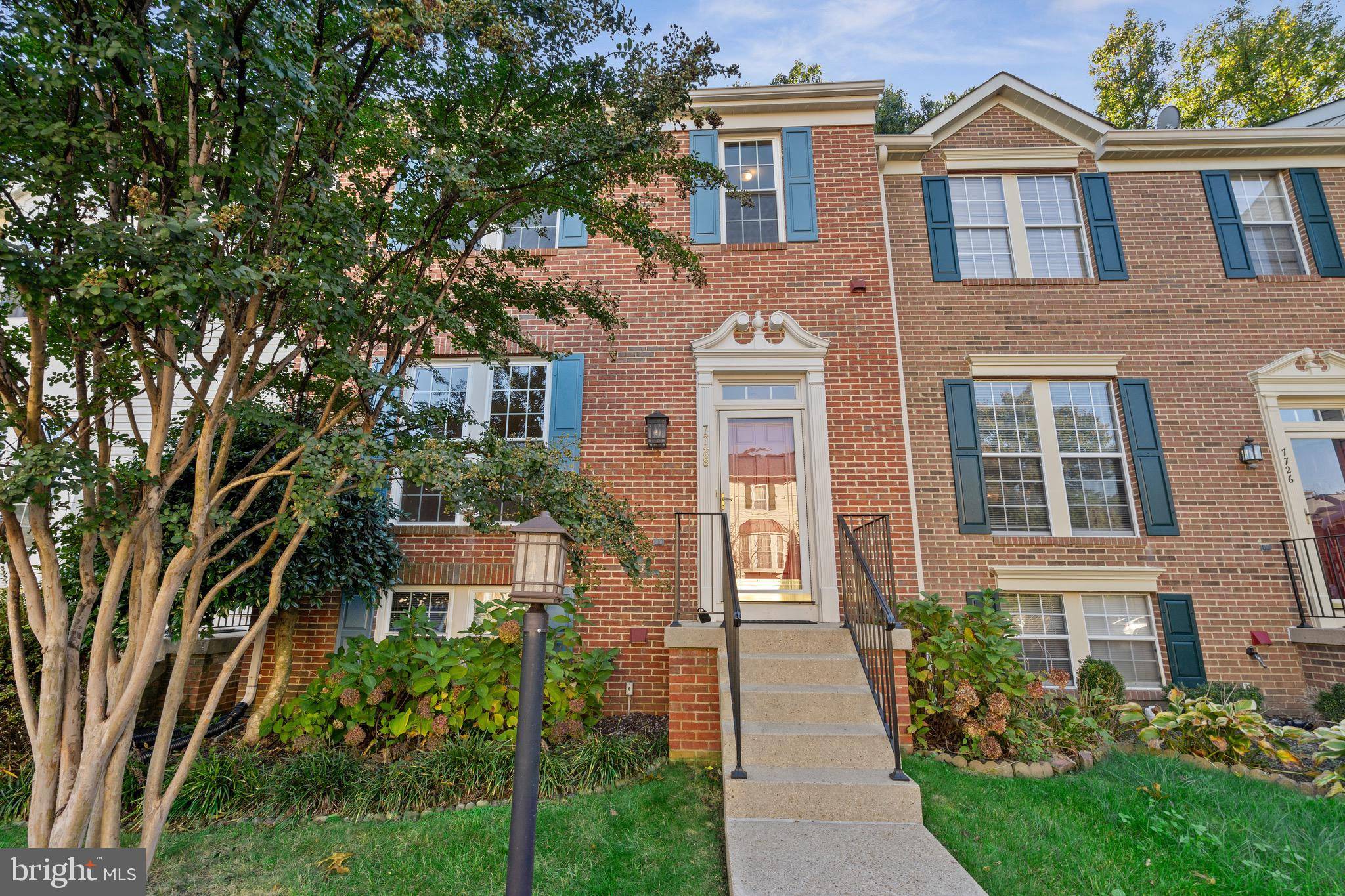 Alexandria, VA 22315,7728 EFFINGHAM SQ