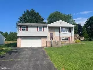 2 ADAMS CT, New Freedom, PA 17349