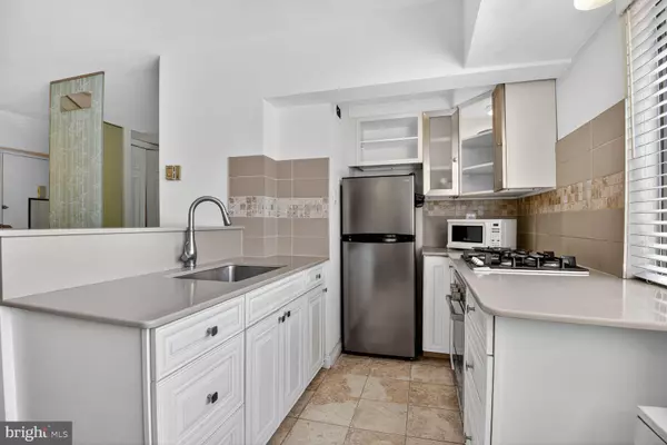 Washington, DC 20008,3701 CONNECTICUT AVE NW #411