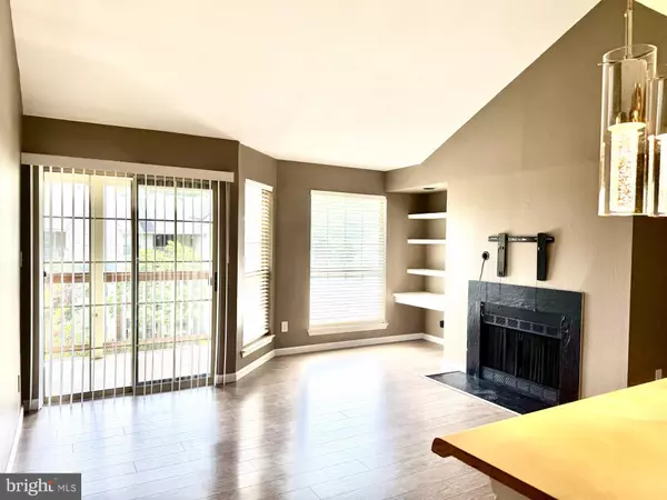 Fairfax, VA 22033,12163 PENDERVIEW TER #1034