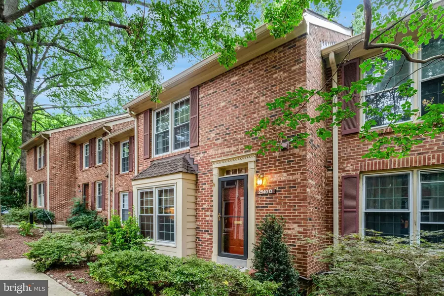 2540 S WALTER REED DR #4, Arlington, VA 22206