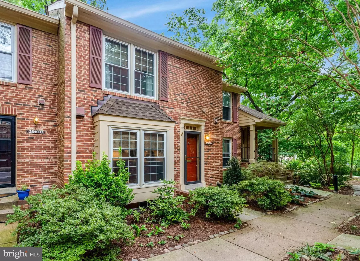 Arlington, VA 22206,2540 S WALTER REED DR #4