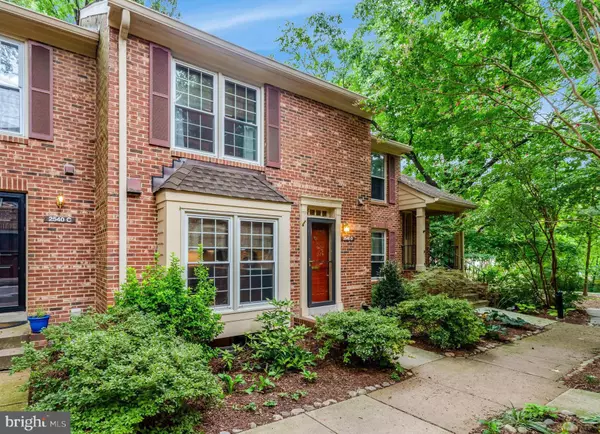2540 S WALTER REED DR #4, Arlington, VA 22206