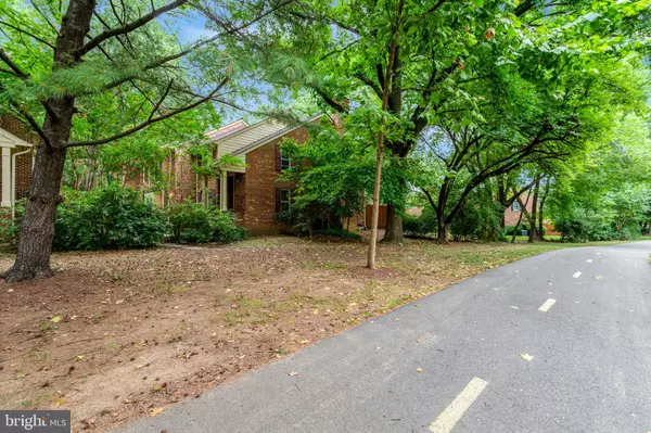 Arlington, VA 22206,2540 S WALTER REED DR #4