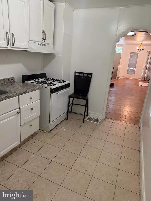 Baltimore, MD 21223,1227 W SARATOGA ST