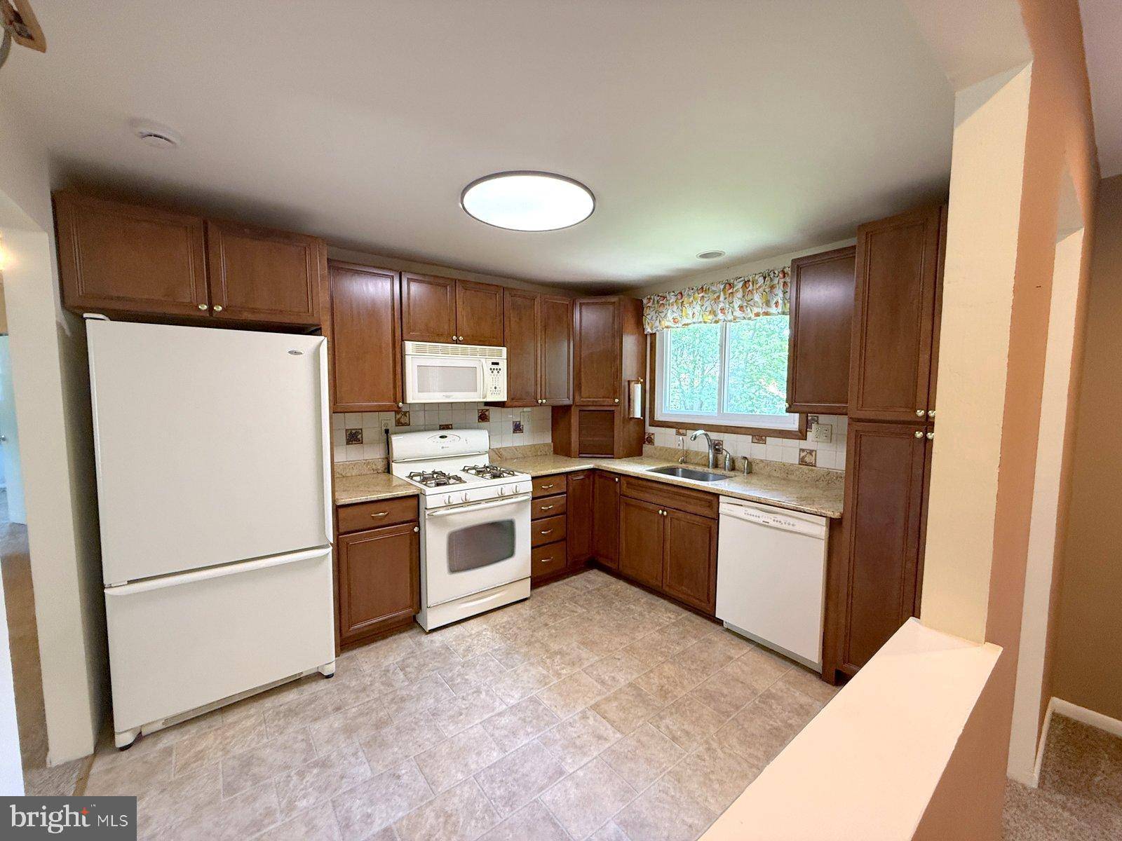 Cherry Hill, NJ 08002,11 KNOLLWOOD DR