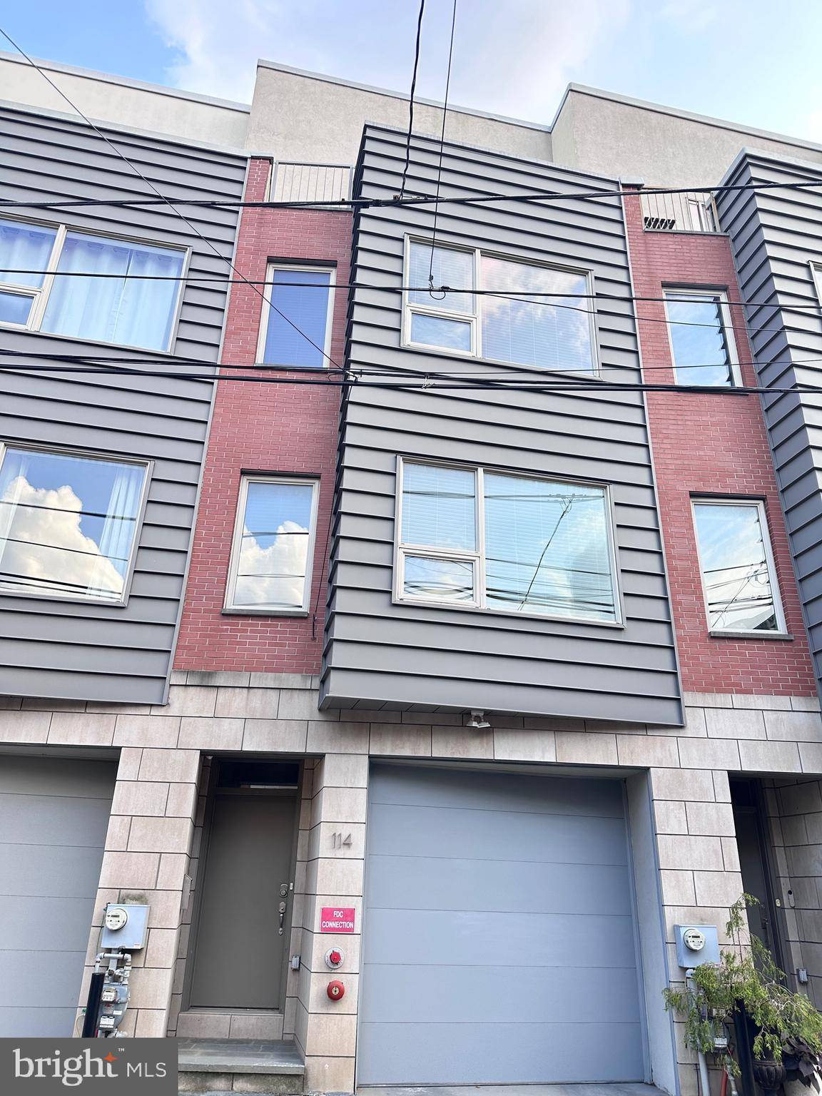 114 ELLSWORTH ST, Philadelphia, PA 19147