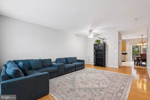 Leesburg, VA 20176,453 PEARLBUSH SQ NE