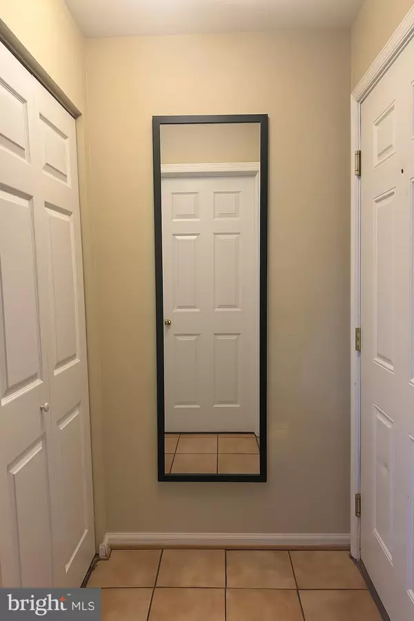Manassas, VA 20110,8372 BUTTRESS LN #103