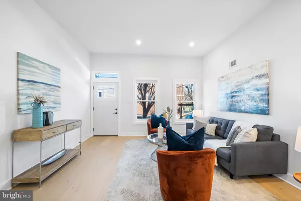 Philadelphia, PA 19147,940 S 5TH ST