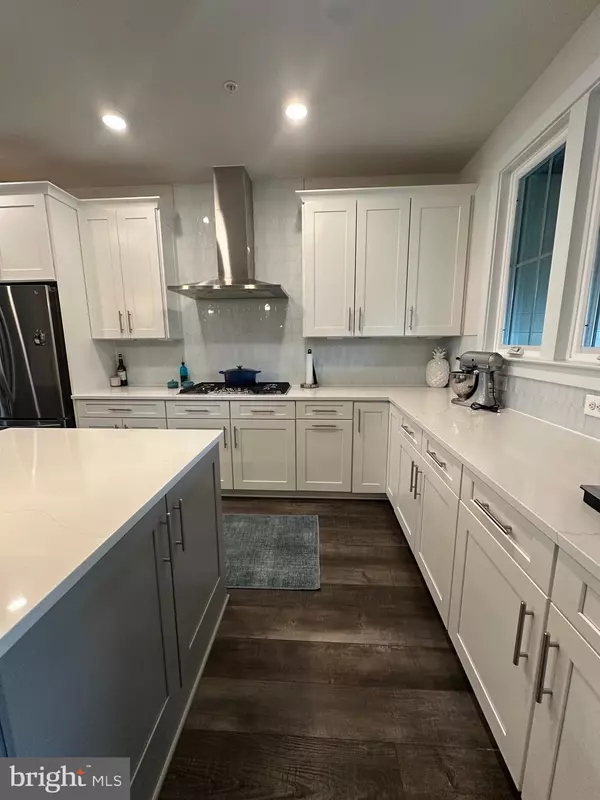 Arlington, VA 22205,6724 24TH CT N