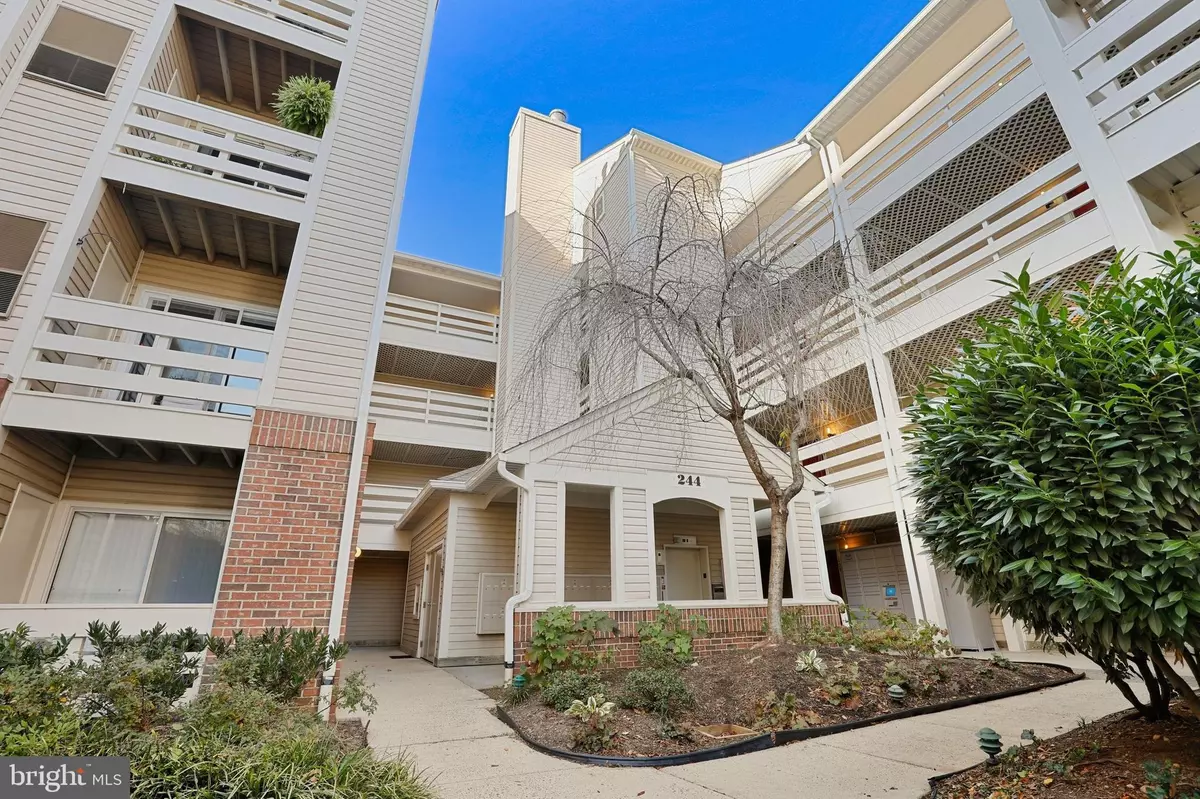 Alexandria, VA 22304,244 S REYNOLDS ST #201