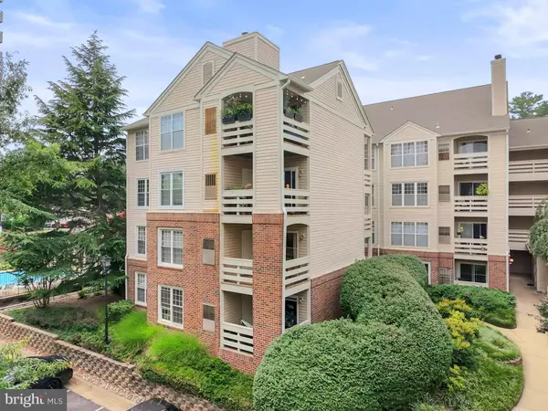 244 S REYNOLDS ST #201, Alexandria, VA 22304