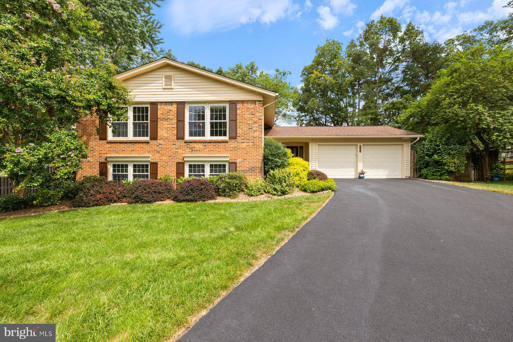 Springfield, VA 22153,8801 NEWELL CT