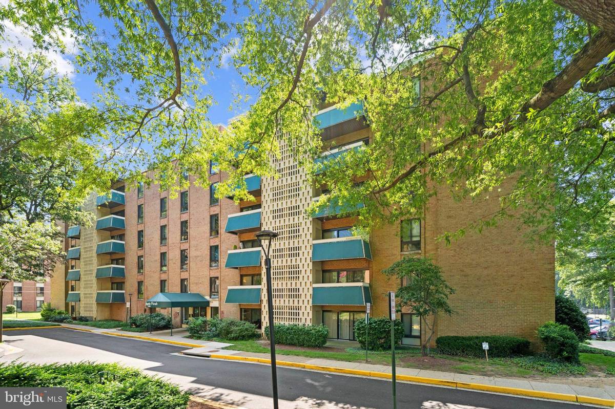 Falls Church, VA 22041,6143 LEESBURG PIKE #305
