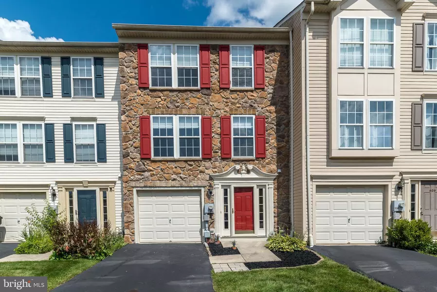 607 VILLAGE CT, Quakertown, PA 18951