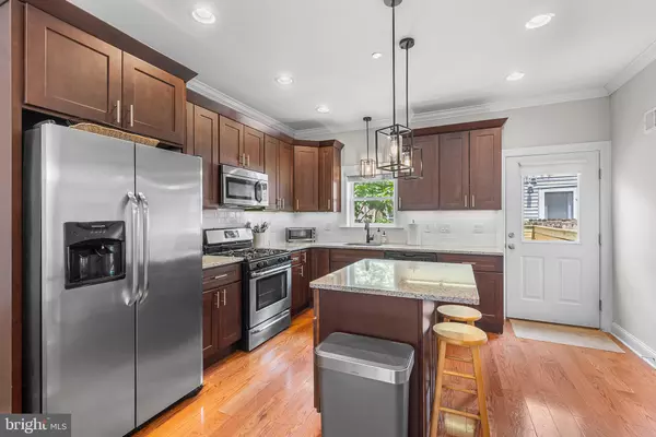 Philadelphia, PA 19148,629 MERCY ST