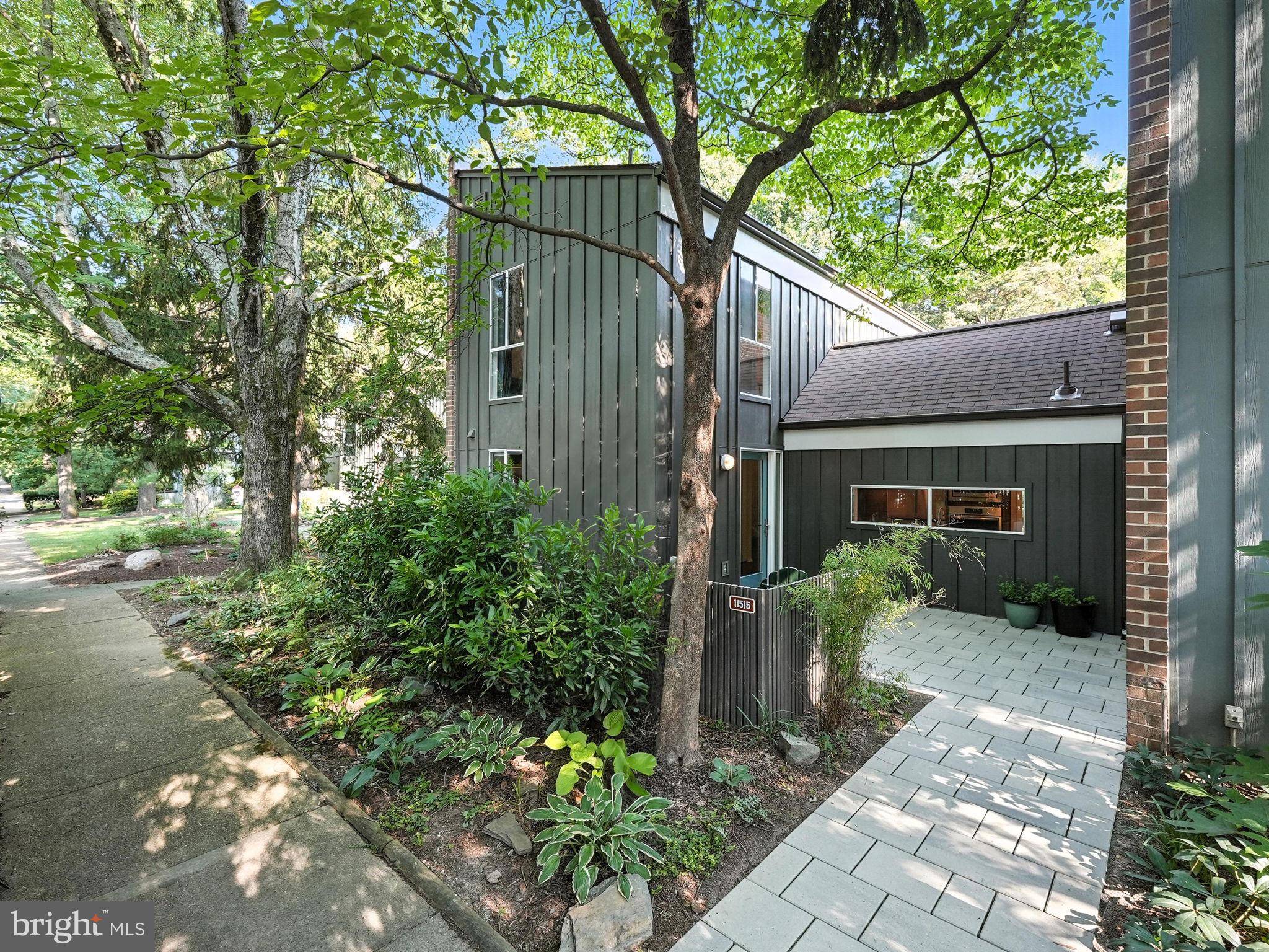 11515 LINKS DR, Reston, VA 20190