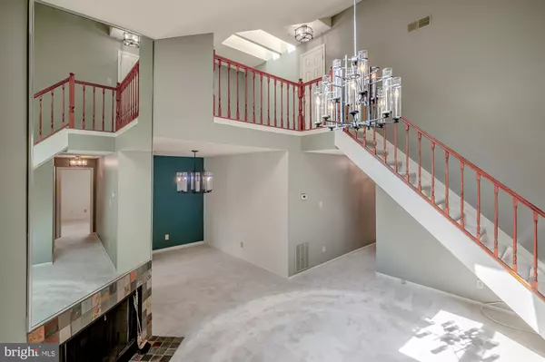 Fairfax, VA 22033,12101 GREENWOOD CT #302