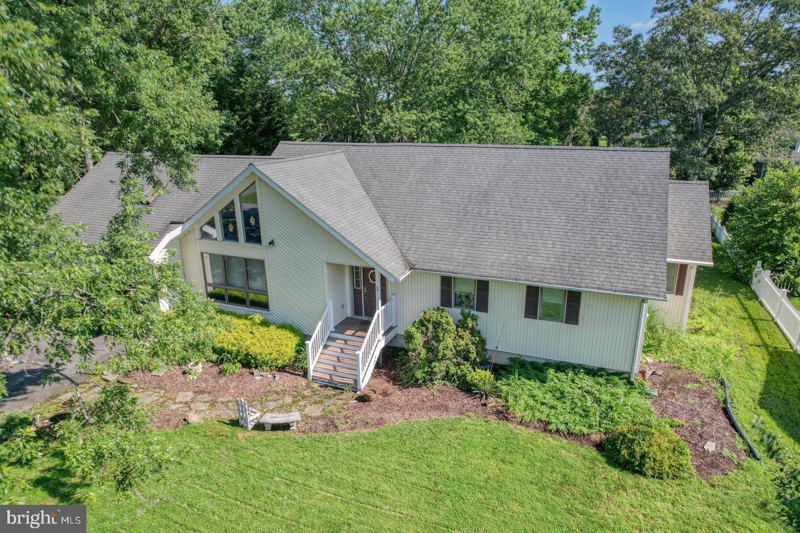 Ocean View, DE 19970,3 BETSY LN