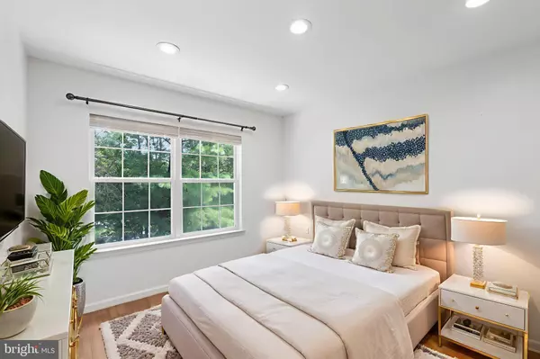 Princeton, NJ 08540,403 CANTERBURY WAY