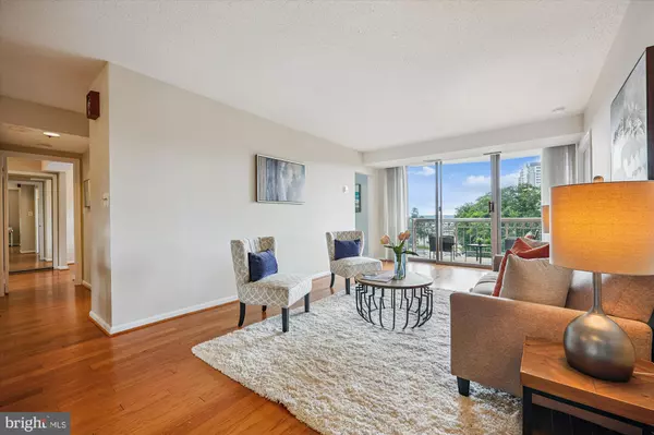 5800 NICHOLSON LN #1-908, Rockville, MD 20852