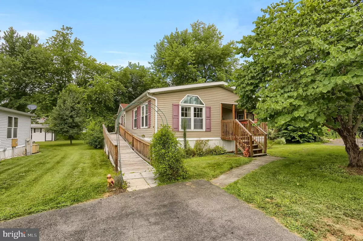 Millersburg, PA 17061,9 SIDING LN