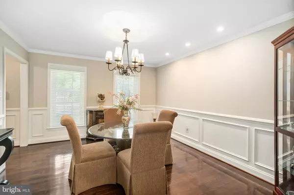 Owings Mills, MD 21117,7 5 OAKS CT