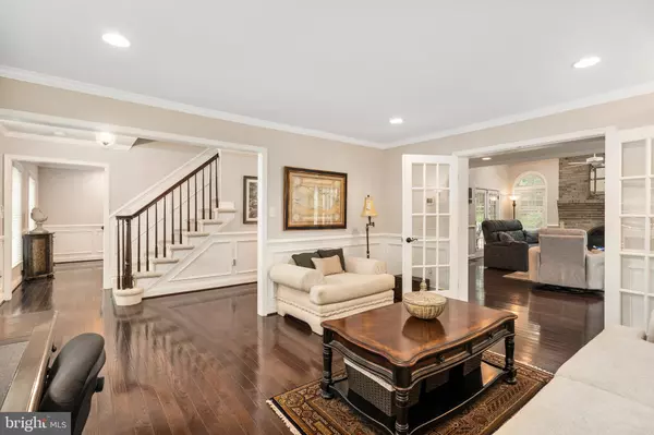 Owings Mills, MD 21117,7 5 OAKS CT