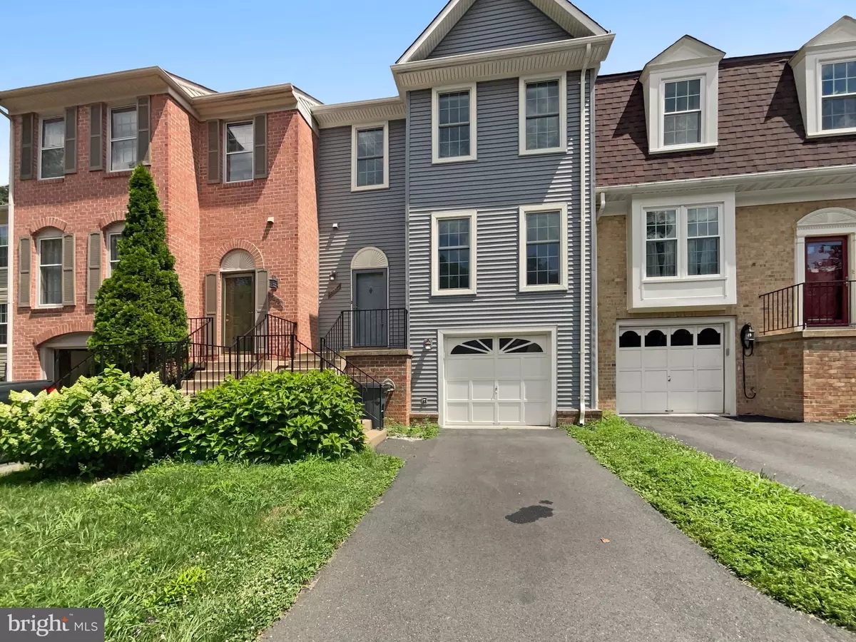 Springfield, VA 22152,7227 GENTIAN CT