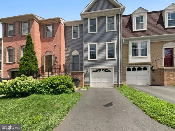 Springfield, VA 22152,7227 GENTIAN CT